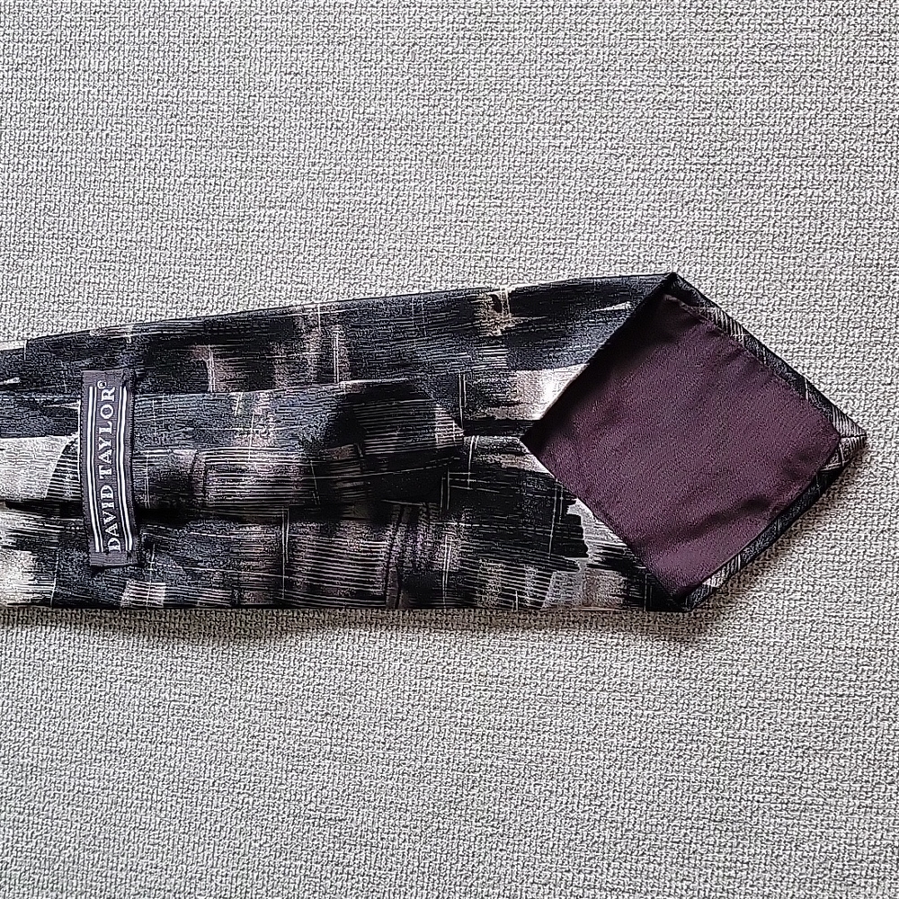 Abstract tie - Picture 2 of 2